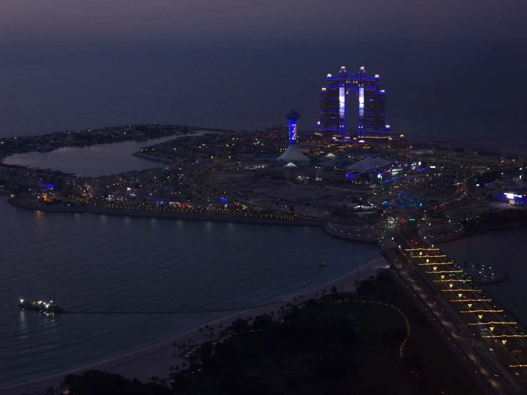 vyhledMari.jpg Marina Mall nacházející se na umělém ostrově